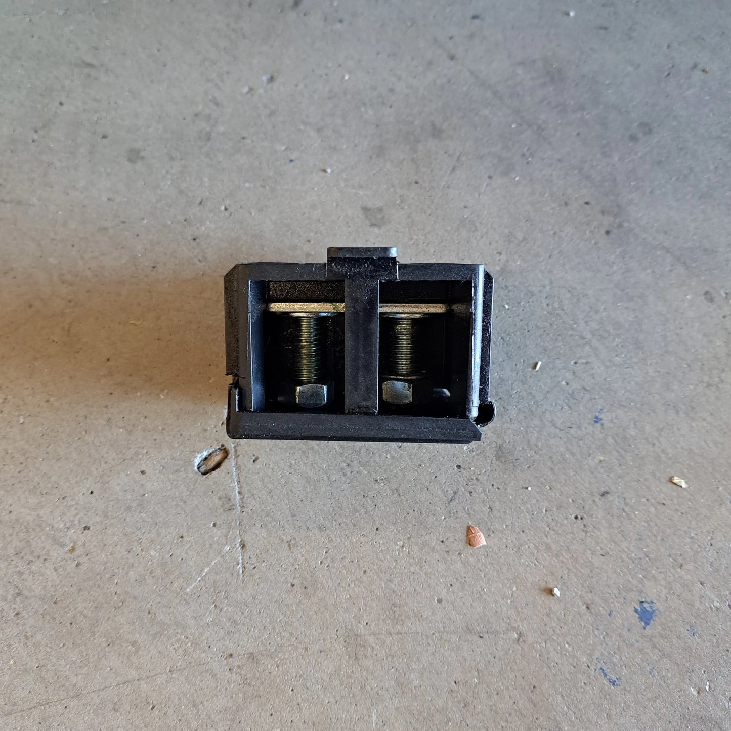 USED OEM ELECTRIC DISTRIBUTION BOX