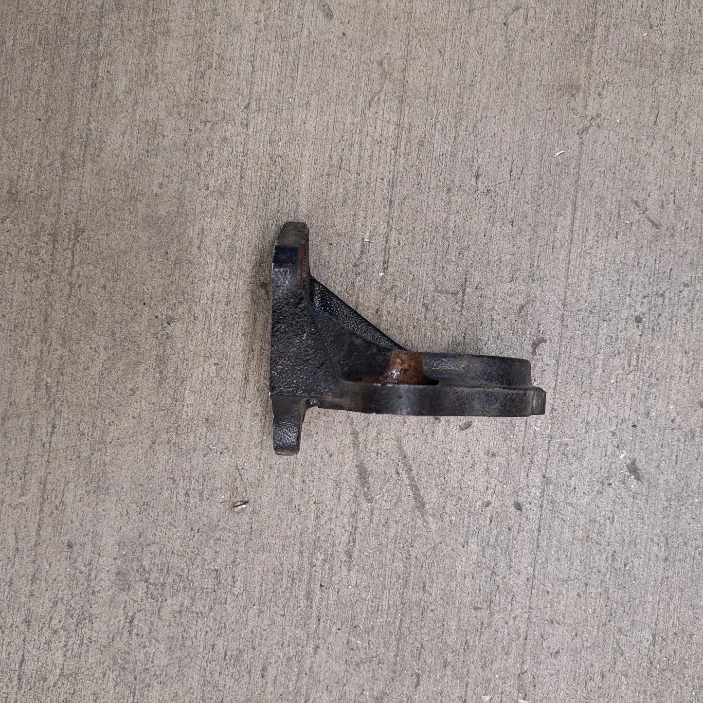 USED CV/HALF SHAFT BRACKET - A120E6410S
