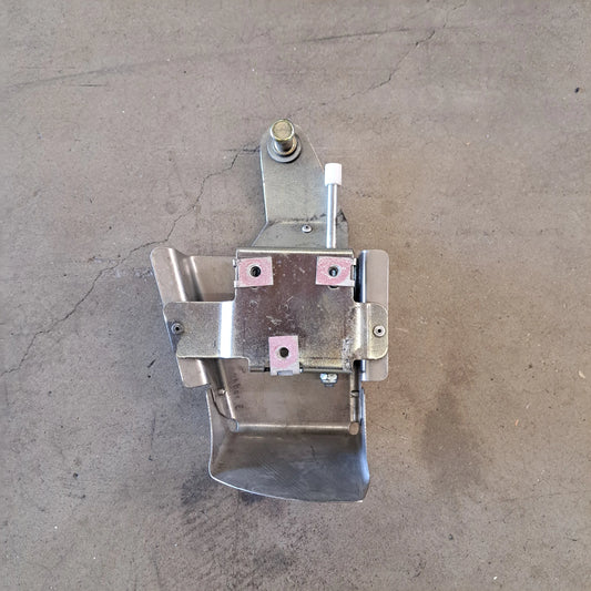 USED ELISE ENGINE COVER STRIKER - C120B0007F