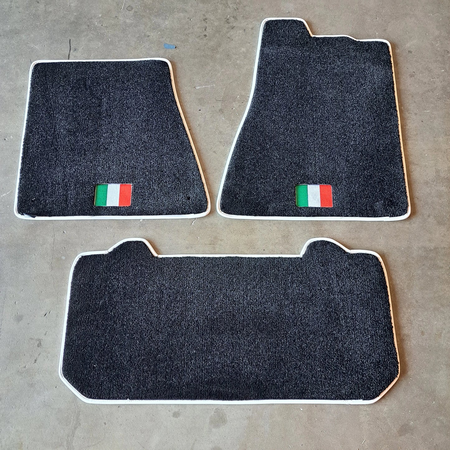 NEW ALFA 4C FLOOR MATS BY LLOYD MATS - BLACK WITH WHITE PIPING