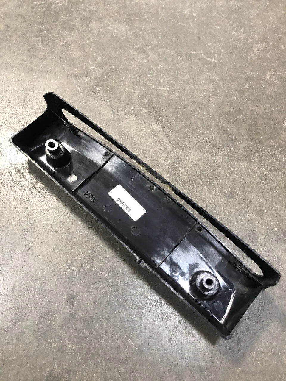 Used Plastic CHMSL-Lamp Bracket, A117M0076