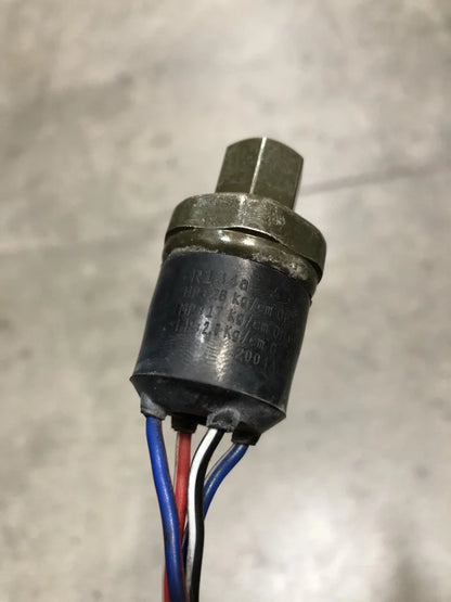 Used Trianary Switch - A/C VRS - V6008, A117P0059F